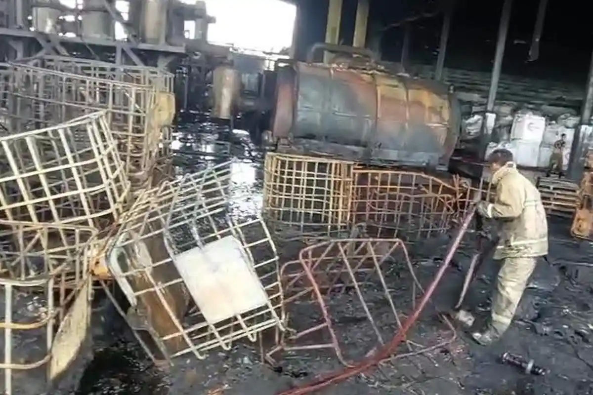 Gudang PT Ritek Energi Lestari di Benjeng Gresik Kebakaran, Stok Minyak dan Karet Habis Dilalap Api