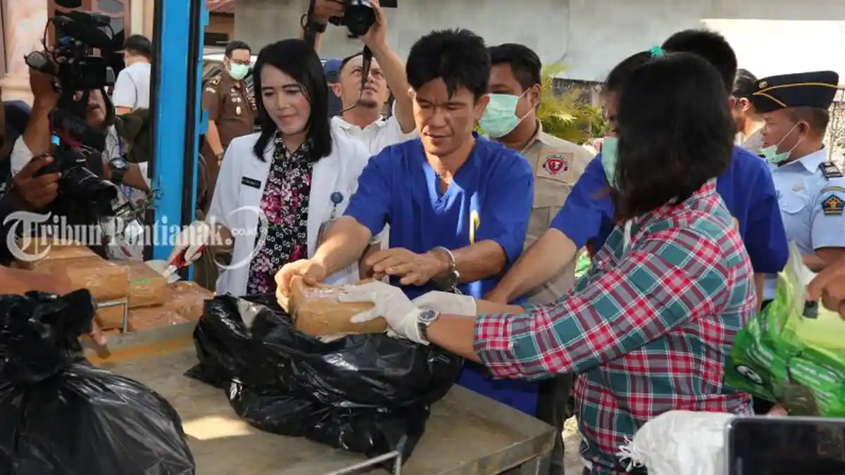 Foto-foto Pemusnahan Sabu 35 Kilogram - pemusnahan-barang-bukti_20180213_221312.jpg