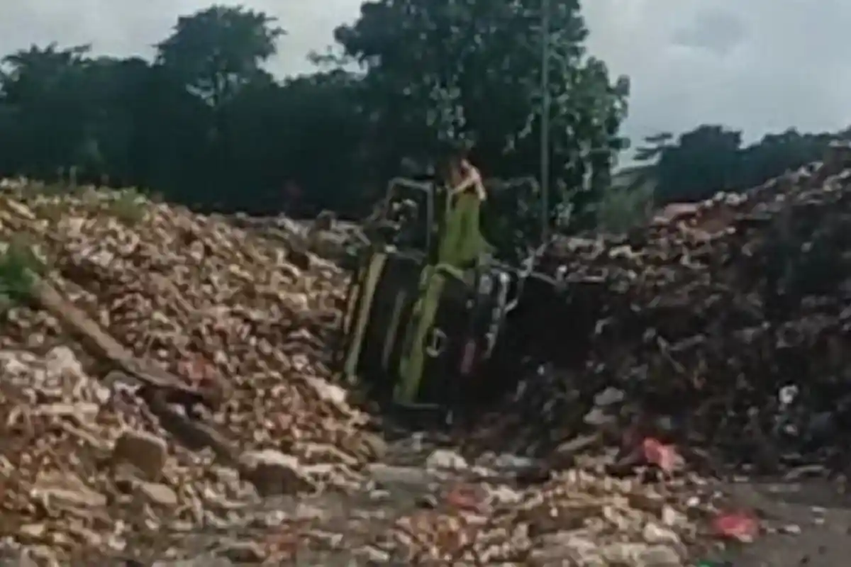 TPST Bantargebang Milik DKI Longsor, Truk Sampah Tertimbun, Satu Pekerja Luka