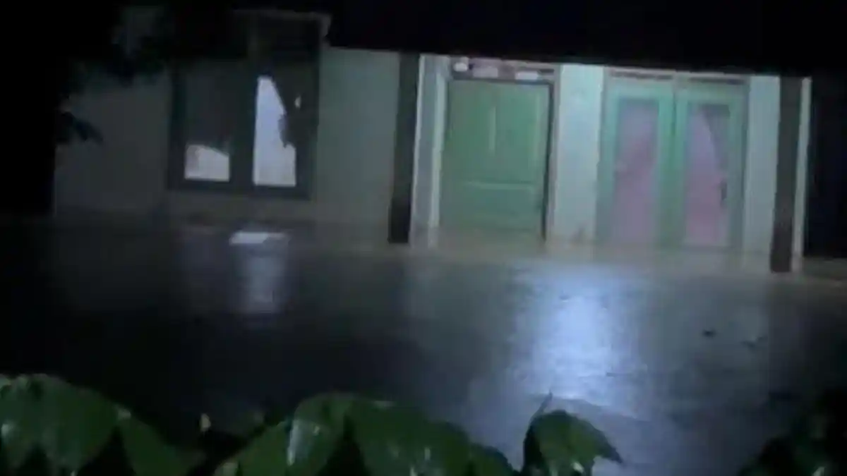 BREAKING NEWS - Banjir Terjang Delapan Desa di Kluet Tengah Aceh Selatan, Air Capai Sepinggang