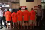 breaking-news-berjudi-dengan-4-orang-polisi-tangkap-oknum-pns-di-pringsewu.jpg