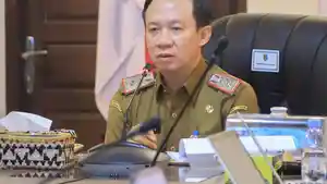 Sekprov-Lampung-Marindo-Kurniawan-Rapat-TPID.jpg