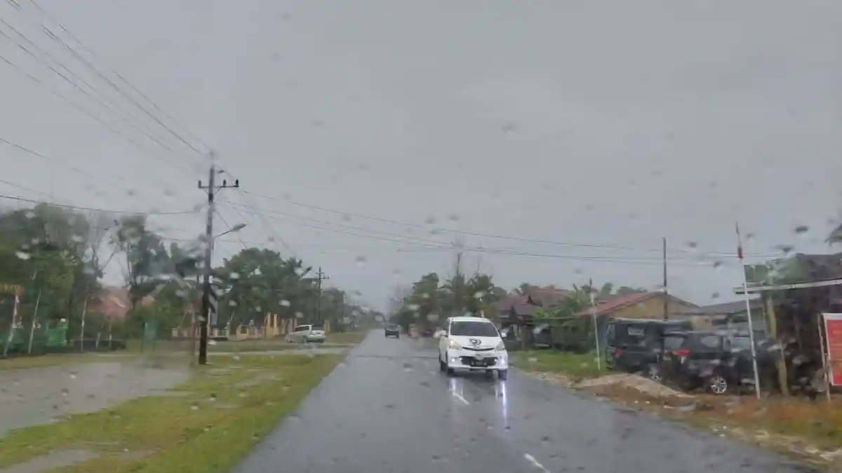 Hujan Guyur Aceh Singkil, Waspada! Jalan Licin dan Berlubang