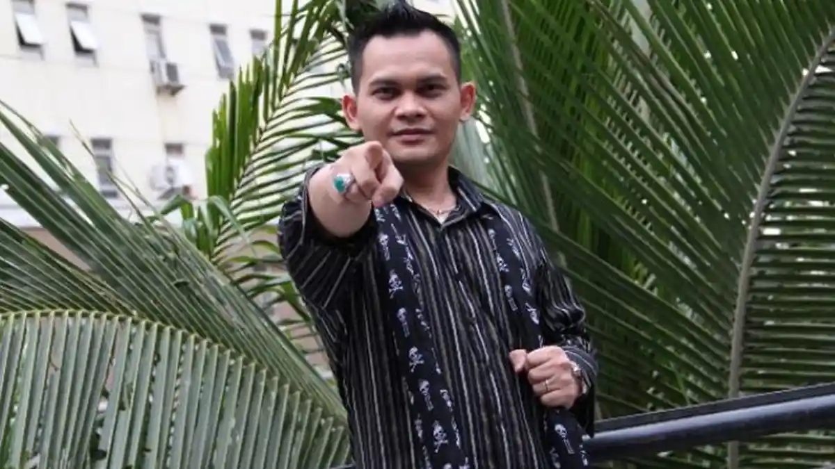 Posting Foto Dirinya Saat Tidur, Mbah Mijan Buat Caption Mengejutkan, Sudah Punya Istri?