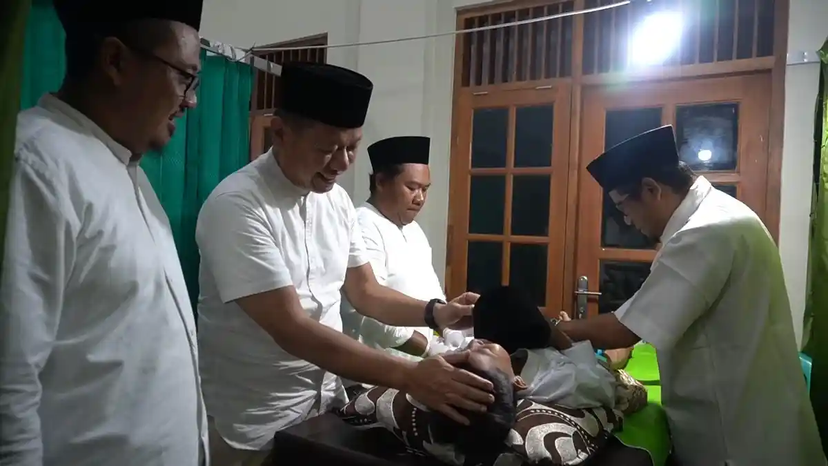 Ikut Khitan Massal di Masjid Agung Kudus, Galang Berangkat Atas Kemauan Sendiri