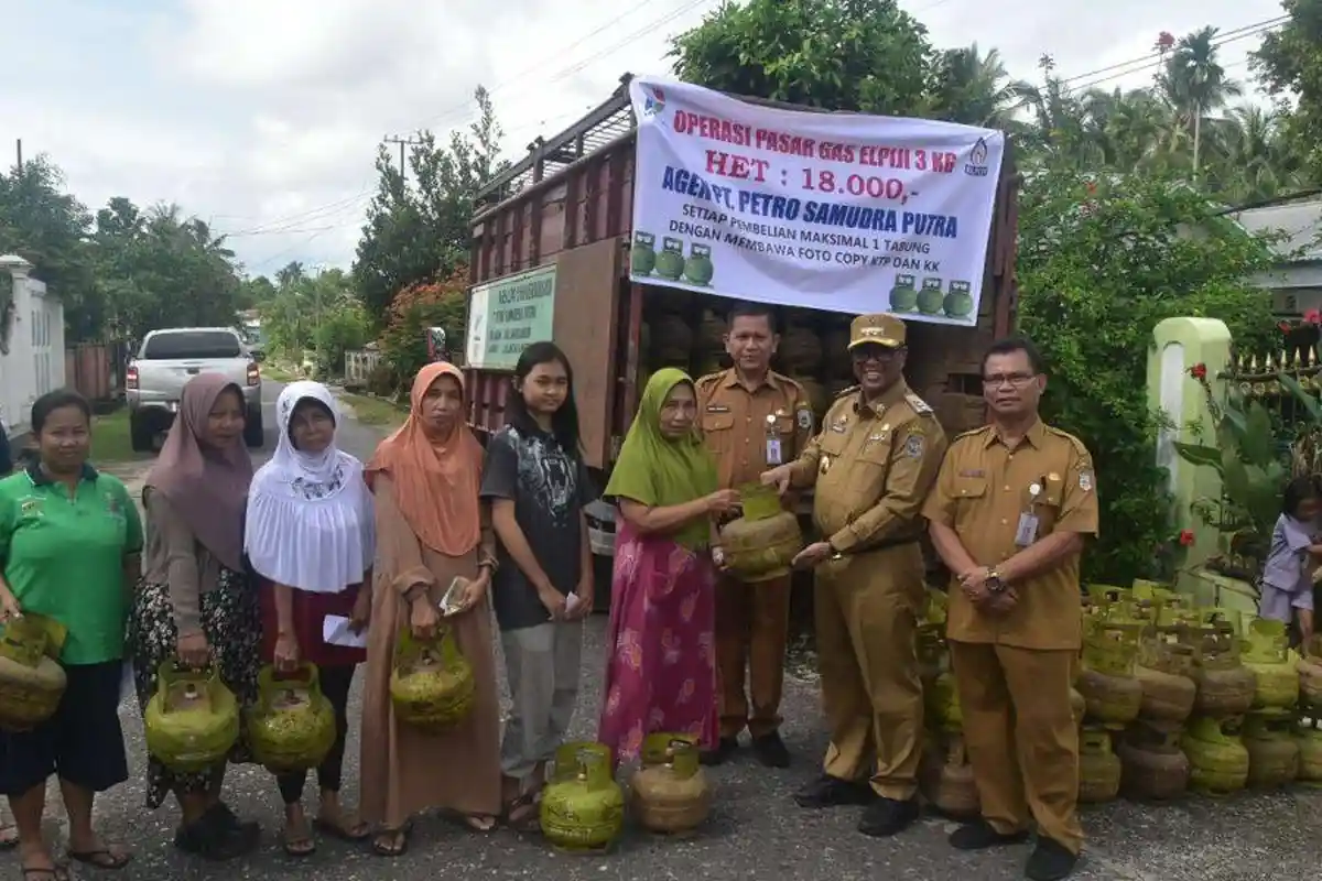 Kendalikan Inflasi Nataru 2025, Pemkab Sarolangun Gelar Operasi Pasar Murah Gas Elpiji 3 Kg