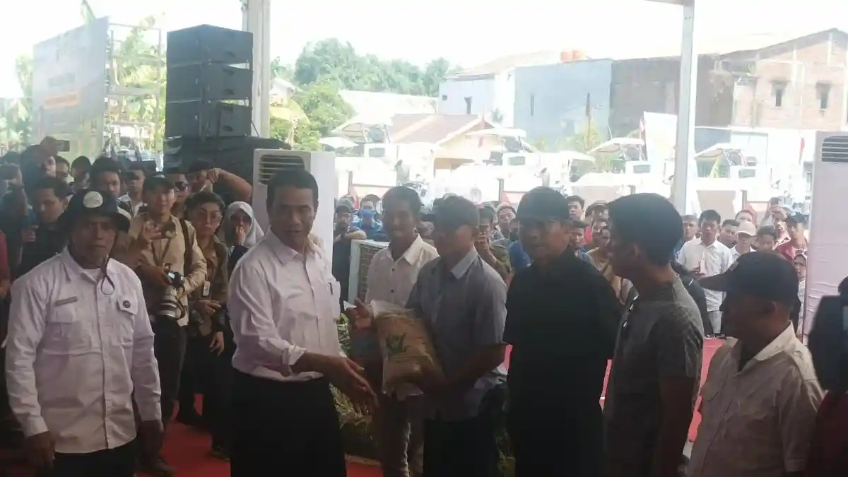 Mentan Amran Beri Bantuan Pertanian Rp44,6 Miliar di Gowa Sulsel