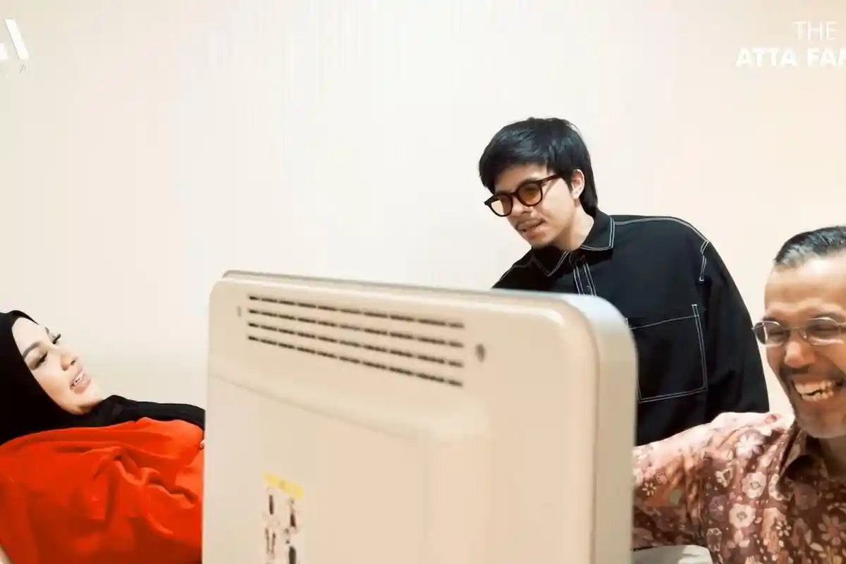 Atta Halilintar dan Aurel Bujuk Anak Kedua agar Tunjukkan Wajah di USG Terakhir