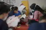 Pelatihan Menyulam Kepada Siswa