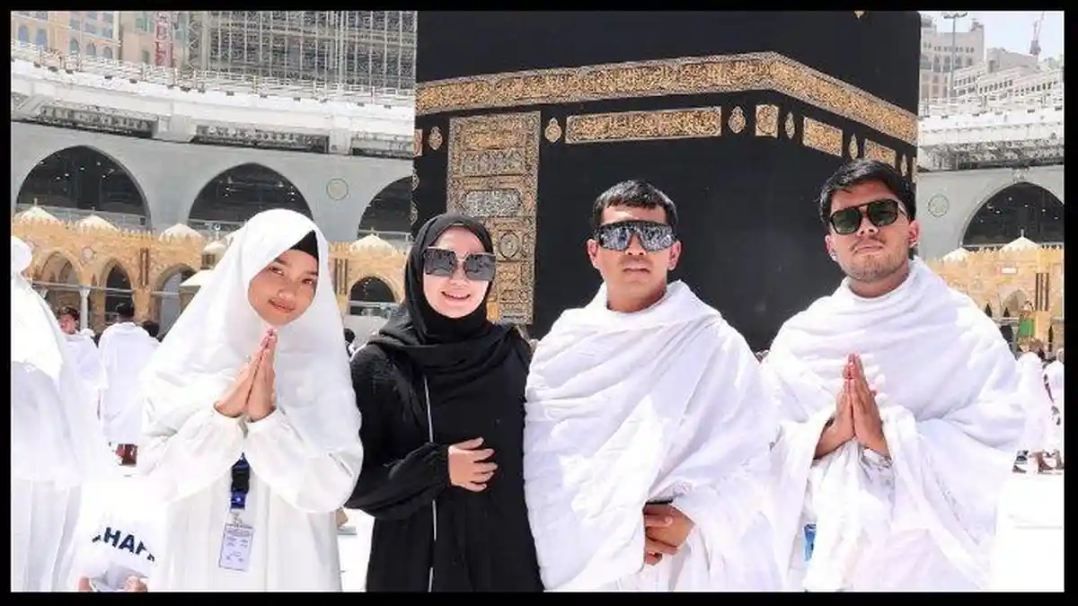 Thariq Halilintar Ungkap Perubahan Fuji Saat Jalani Umrah Bersama, 'Malu Aja'