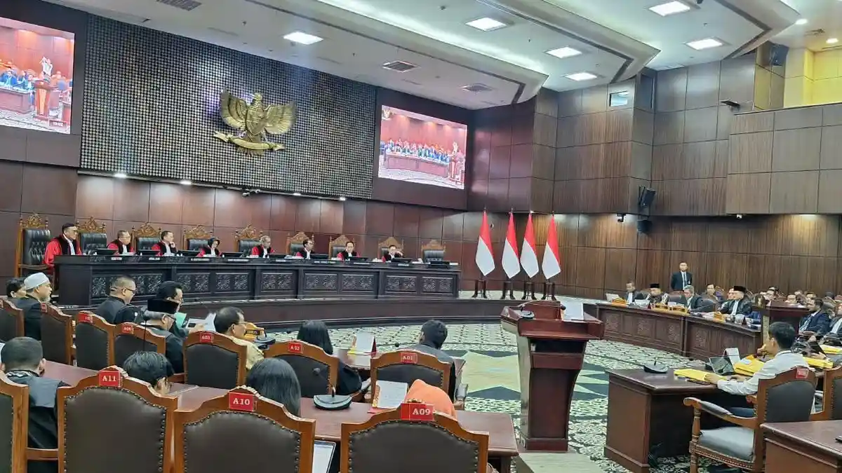 Sosok Rullyandi, Ahli dari Militan Gibran Diminta Hakim MK Cabut ...