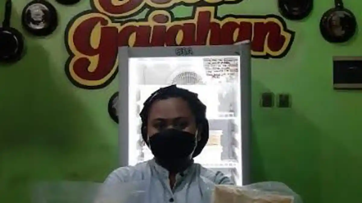 Mudik ke Solo, Jangan Lupa Mencicipi Sosis Gajahan