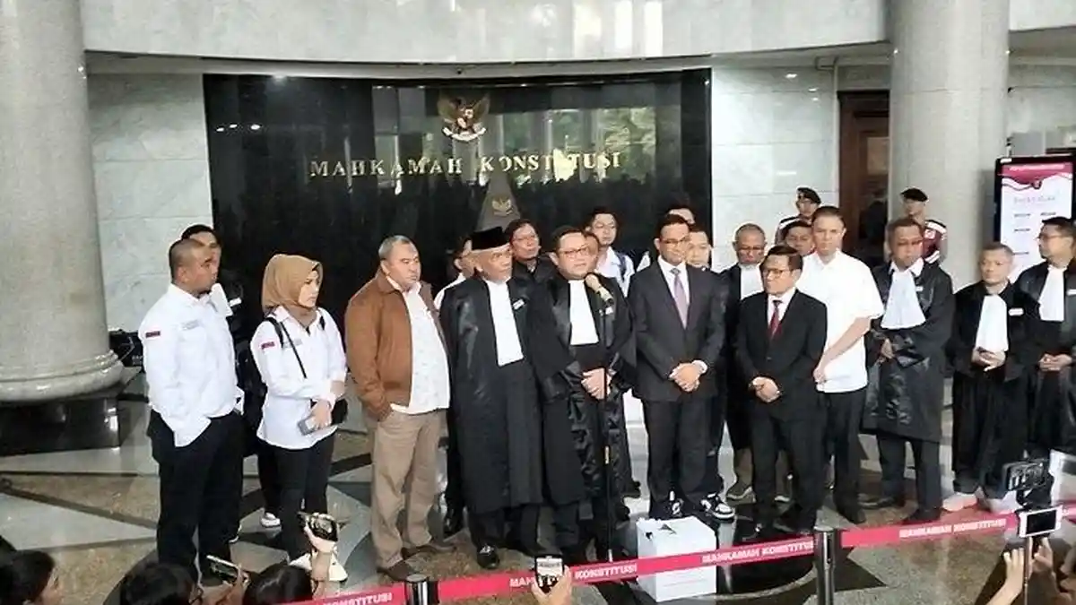 Gugatan Timnas AMIN dan Ganjar Diprediksi akan Dikabulkan MK, Denny Indrayana: Komposisi Hakim