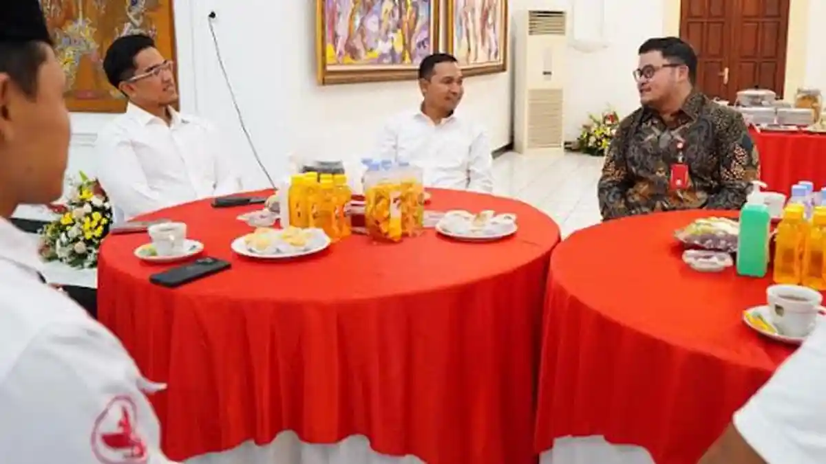 Pertemuan Santai Kaesang dan Mas Dhito di Kediri, Ngobrol Hobi hingga Mobile Legends