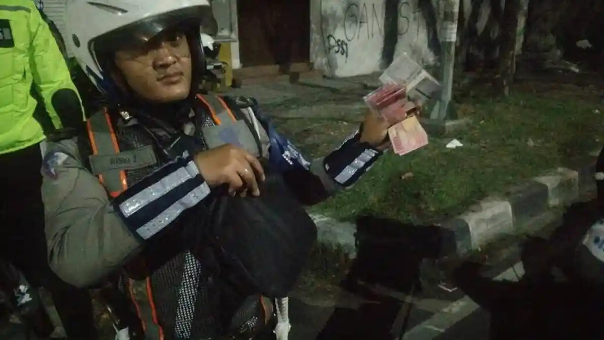 Balap Liar di MERR Dibubarkan dan Amankan Uang Taruhan Rp 8 Juta