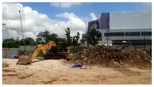 Pembongkaran-Gedung-KONI-Kalteng-yang-telah-hancur-karena-alat-berat-Minggu-2172024.jpg