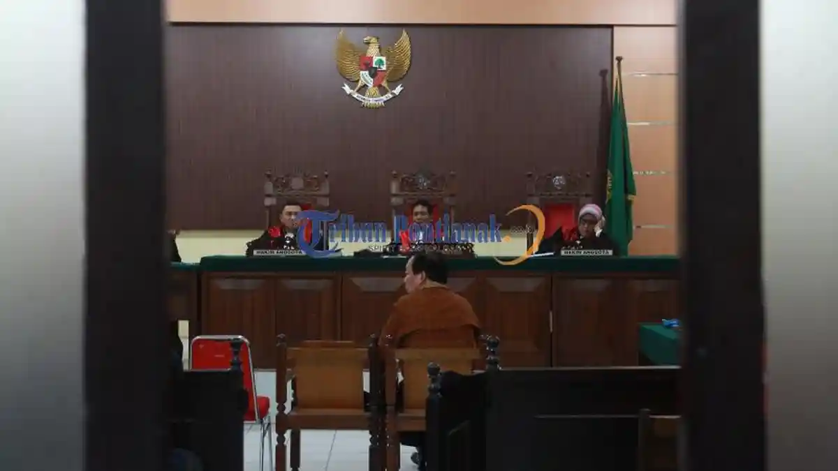 Sidang Lanjutan Pejabat Kubu Raya Terlibat Kasus Penggelapan Uang - sidang-kubu-raya_20170615_192004.jpg