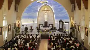 Misa-Vigili-Paskah-di-Medan_20250419_205208.jpg