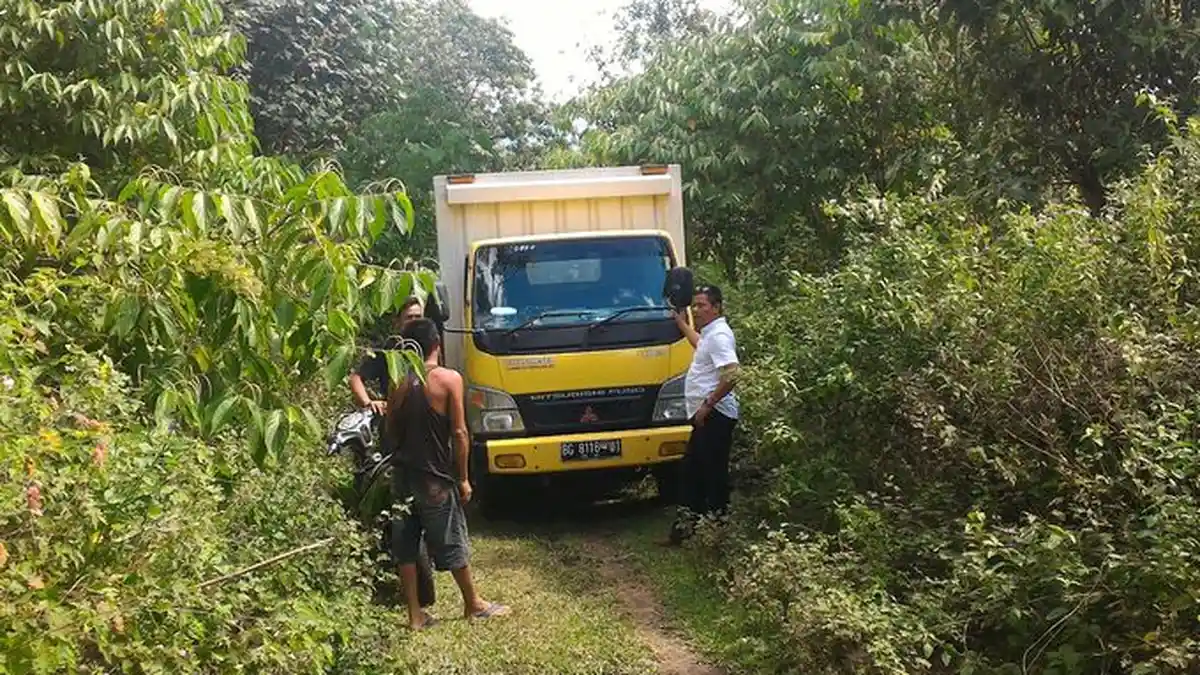 Perampok Gasak Uang Setoran Indomaret di Pendopo Empatlawang - mobil-indomaret_20160718_191527.jpg