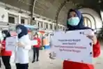 Peringati Hari Sumpah Pemuda, KAI Commuter Bagikan 3.000 Masker