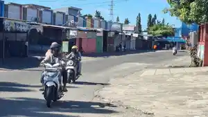 Sejumlah-toko-dan-kios-di-sepanjang-Jalan-Angkasa-Mulyono-tutup.jpg
