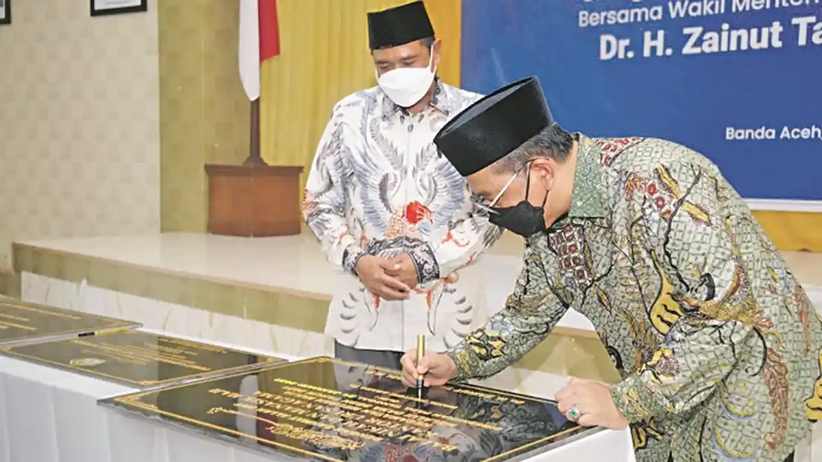 Hampir 4.000 Orang Berangkat Umrah, Ibadah Haji Masih Tunggu Arab Saudi