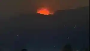 Gunung-Papandayan-Terbakar.jpg