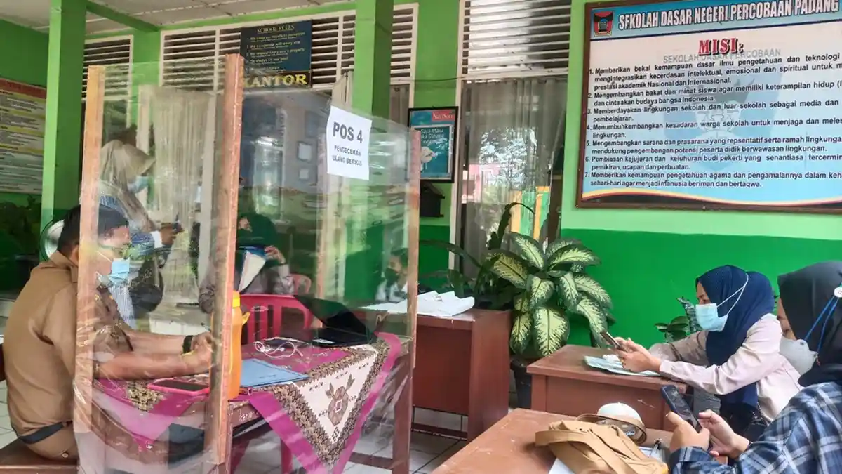 PPDB SDN Percobaan Padang, Orang Tua Cukup Serahkan Data Petugas yang Entri ke Sistem PPDB Online