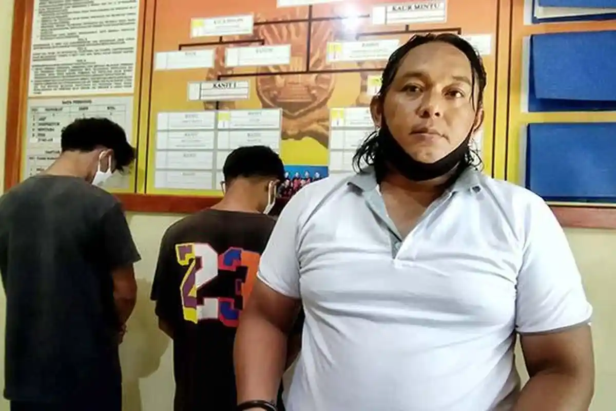 Polisi Amankan 2 Pemuda di Labuan Bajo Manggarai Barat, Simpan Narkoba di Bawah Potongan Keramik