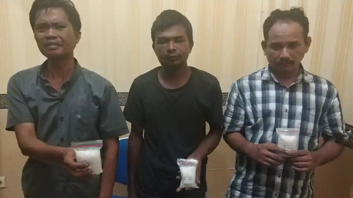 Polda Sumut Tangkap 3 Pria saat Bertransaksi Narkoba di Depan Supermarket, Amankan 505,4 Gram Sabu