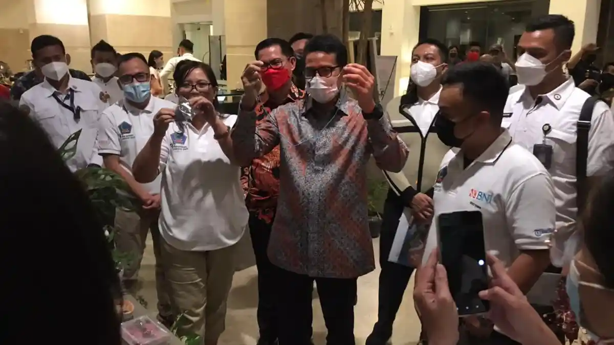 Sandiaga Uno Support Pelaku Pariwisata Sulut Bertahan di Tengah Pandemi Covid 19