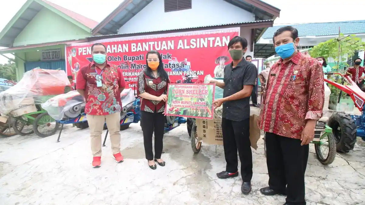 15 Kelompok Tani Dapatkan Bantuan Alsintan dari Pemkab Landak