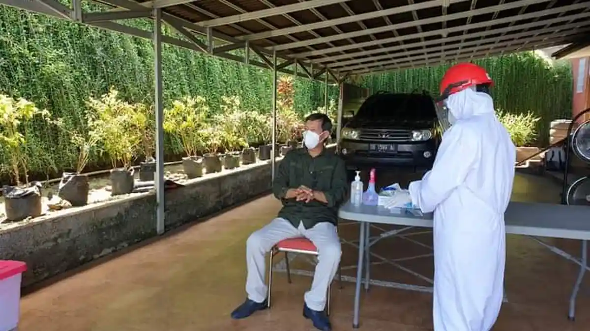 Wali Kota Manado Vicky Lumentut Jalani Rapid Tes Antigen : Puji Tuhan Hasilnya Negatif