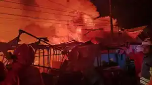 20241210_kebakaran-yang-terjadi-di-Pasar-Harapan-Baru-Samarinda.jpg