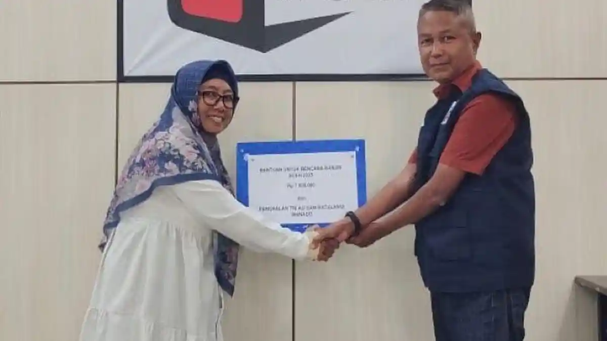 Lanud Sam Ratulangi Manado Serahkan Bantuan untuk Korban Banjir via Forum PRB Aceh