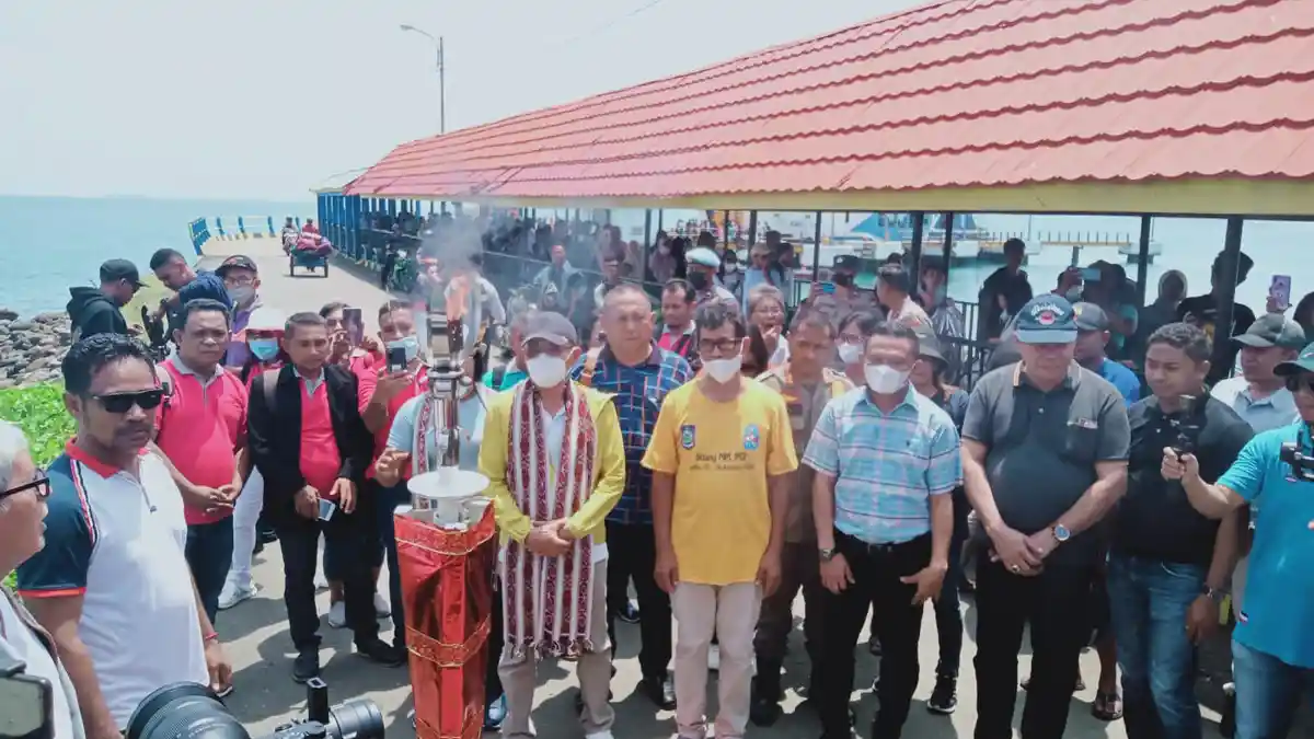 Bupati Halmahera Utara Frans  Manery dan Rombongan Tiba di Morotai Ikut Sidang Sinode