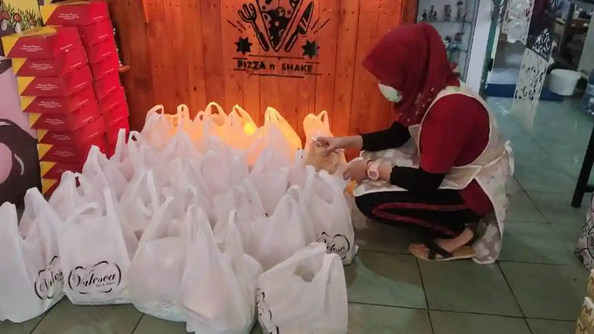 Kisah Diah, Bantu Warga Isoman Covid-19, Setiap Hari Kirim 30 Bungkus Roti