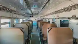 kereta-api-kursi-tegak.jpg