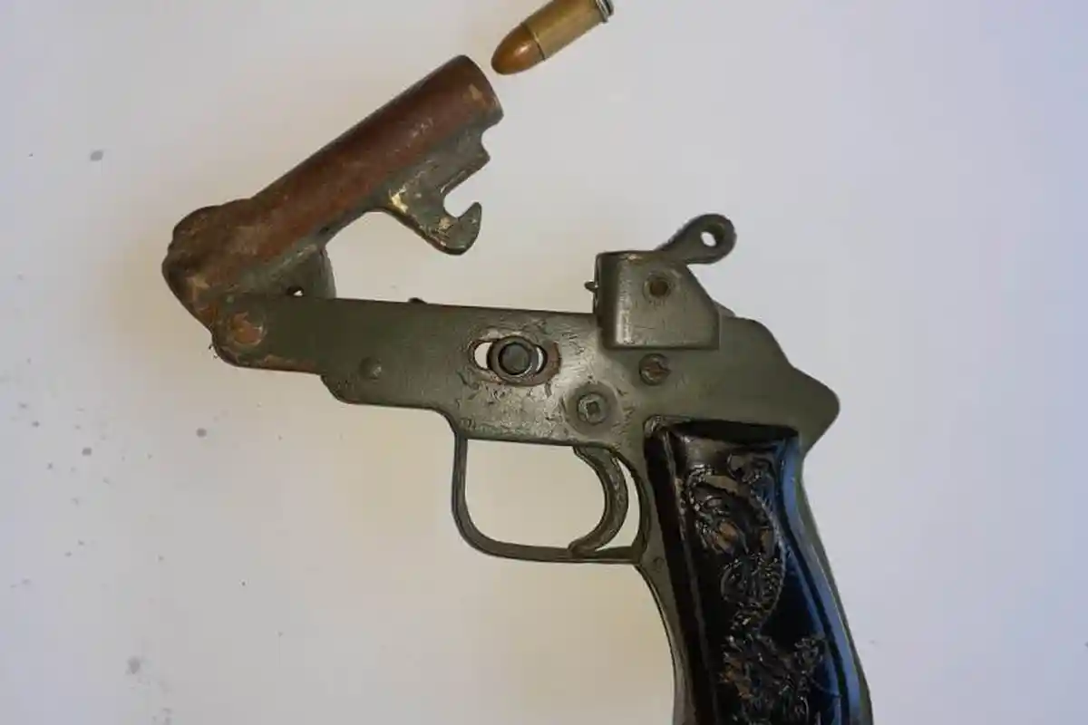 Polisi Amankan Senpi Rakitan yang Digunakan Residivis Curas saat Beraksi di Pringsewu