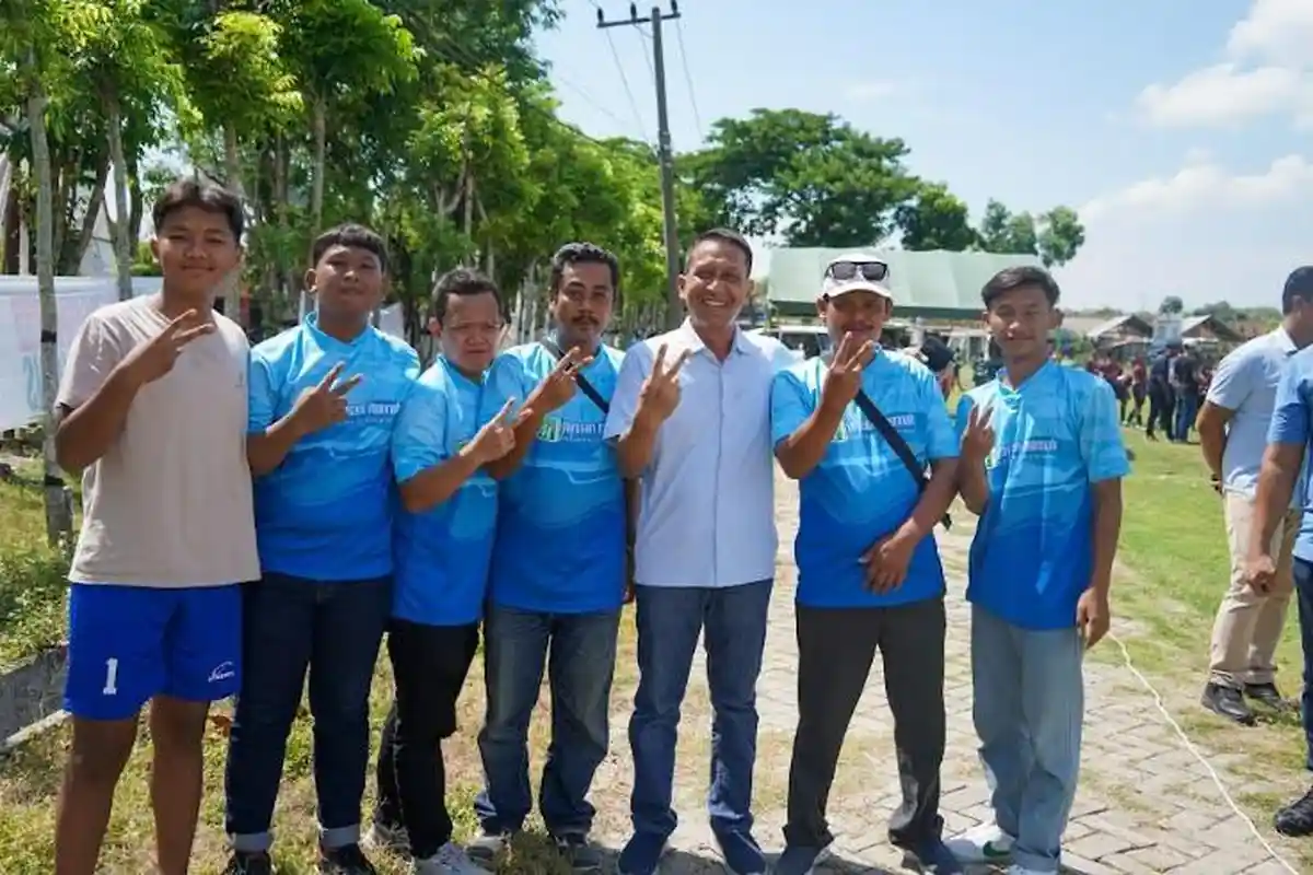 Hadiri Seleksi SSB di Lapangan Ngambon, Setyo Wahono Didoakan Menang Oleh Masyarakat