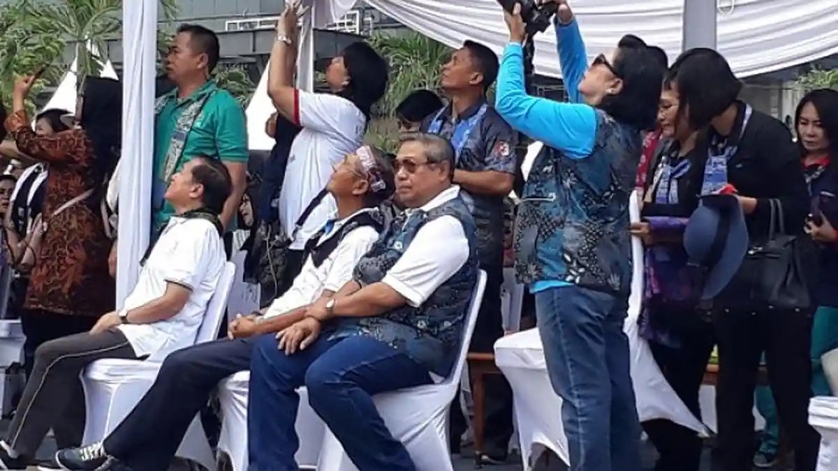 SBY Tampil di Acara Puncak Karnaval Batik Indonesia di Sarinah Thamrin