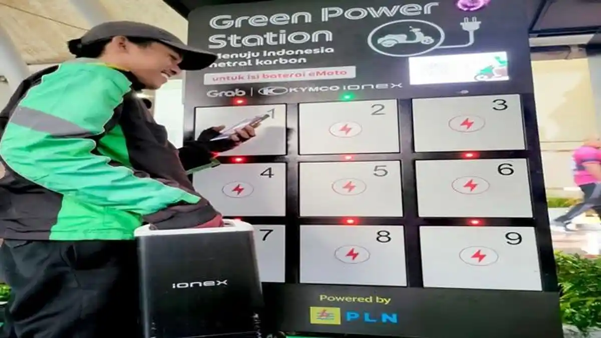 PLN Siap Suplai 1.500 Charging Station untuk Motor Listrik Greentech