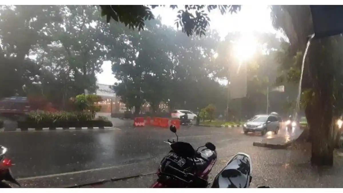 Prakiraan Cuaca Kota Bogor 10 Agustus 2025: Hujan Disertai Petir pada Sore Hari