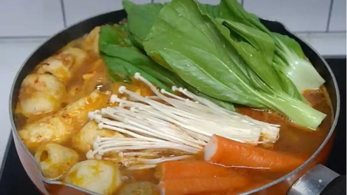 Resep Steamboat Ala Rumahan, Pakai Rebusan Kepala dan Kulit Udang