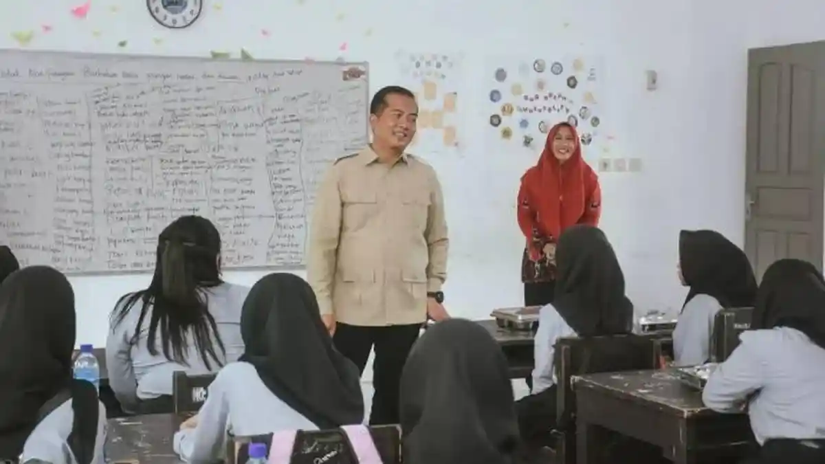 Larang Siswa Nikah Dini, Gubernur Iqbal: Fokus Pendidikan dan Kejar Cita-Cita Setinggi Mungkin