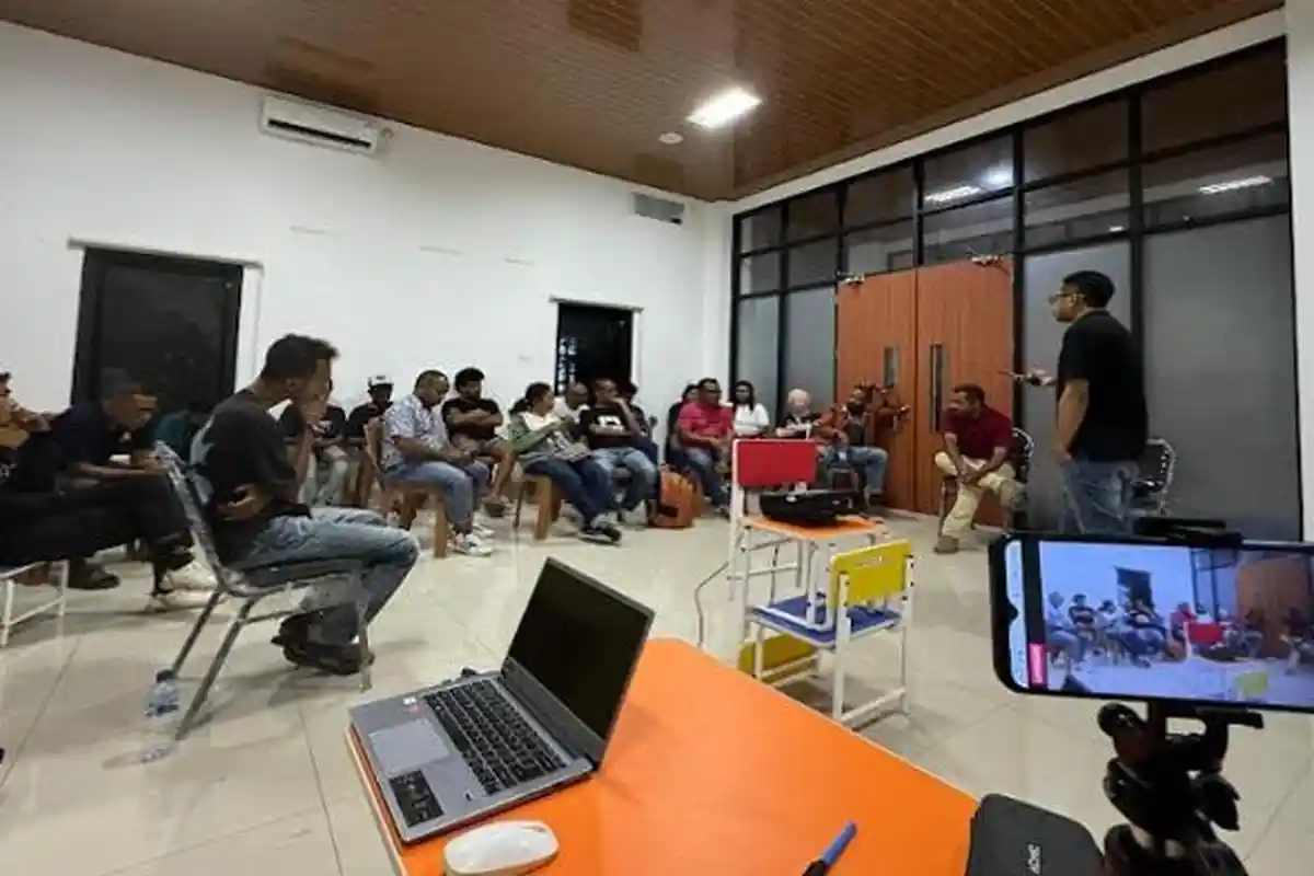 Kelas Demokrasi Nimo Tafa Institute, Erik Langobelen: Otda Lembata Kontras Dengan Kewenangan Pemda