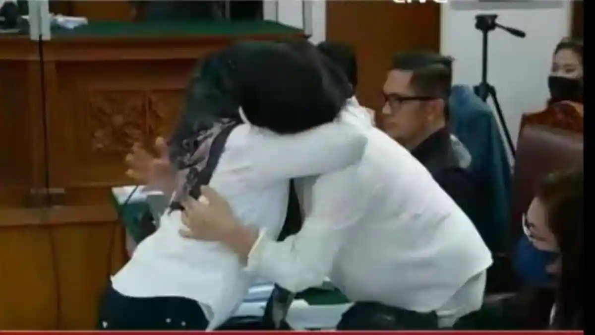 Jelang Sidang Brigadir J, Susi Peluk Erat Putri Candrawathi dan Salim pada Ferdy Sambo