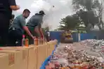bea-dan-cukai-bandar-lampung-musnahkan-6-juta-rokok-dan-3-ribu-miras-ilegal.jpg