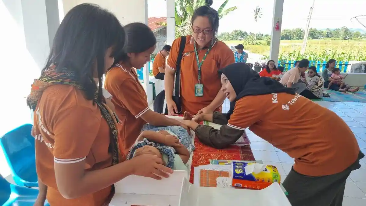 TPL Beri Ratusan Pakaian Seragam untuk Tenaga Ahli Kesehatan dan Kader Posyandu di 11 Desa