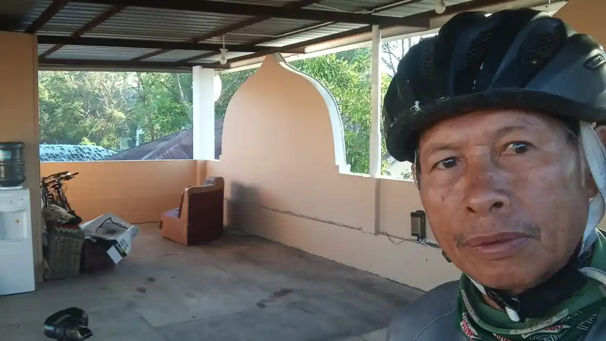 Pesepeda Senior Udin Muda Meregang Nyawa di Lampu Merah Frans Seda Kota Kupang